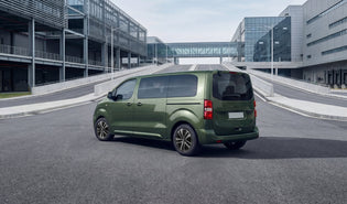 Peugeot e-Traveler charging cable
