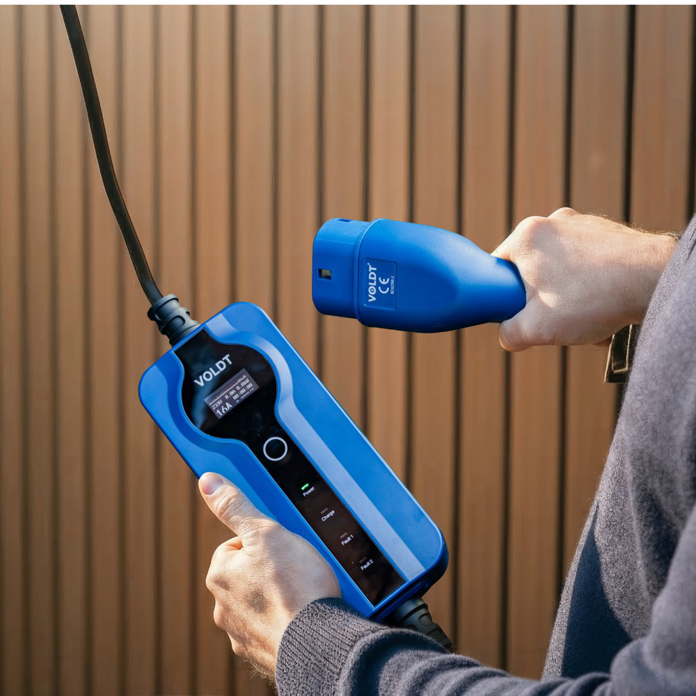 Type 2 - schuko | Säädettävä 8A - 16A | 3,7kW latauskaapeli